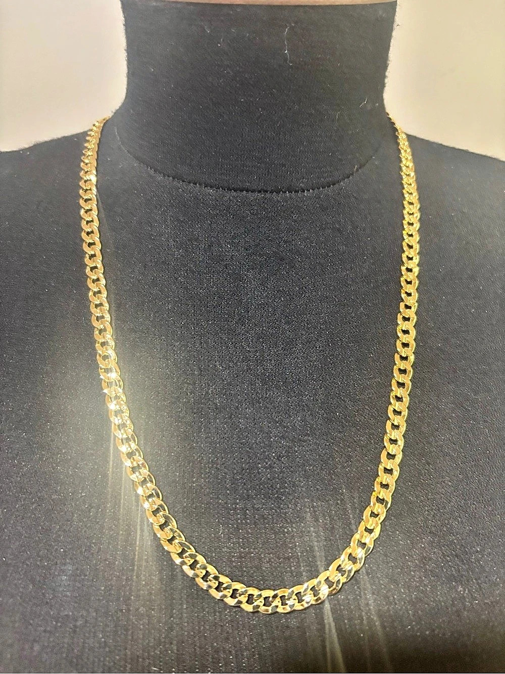 Gold-Tone Chain Link Necklace Like New